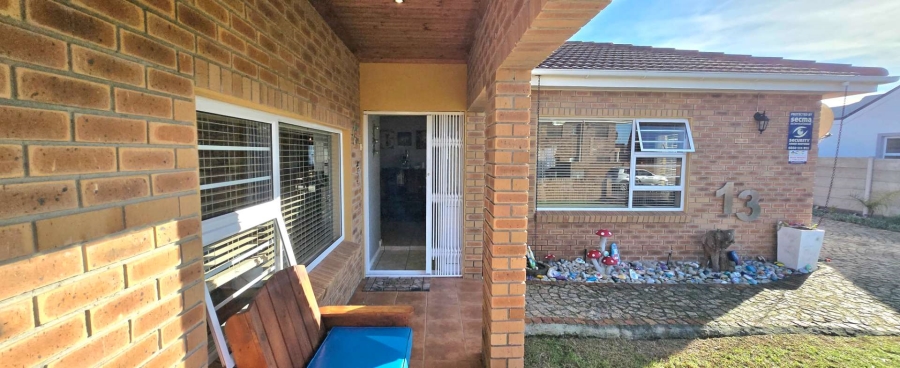 4 Bedroom Property for Sale in Franskraal Western Cape